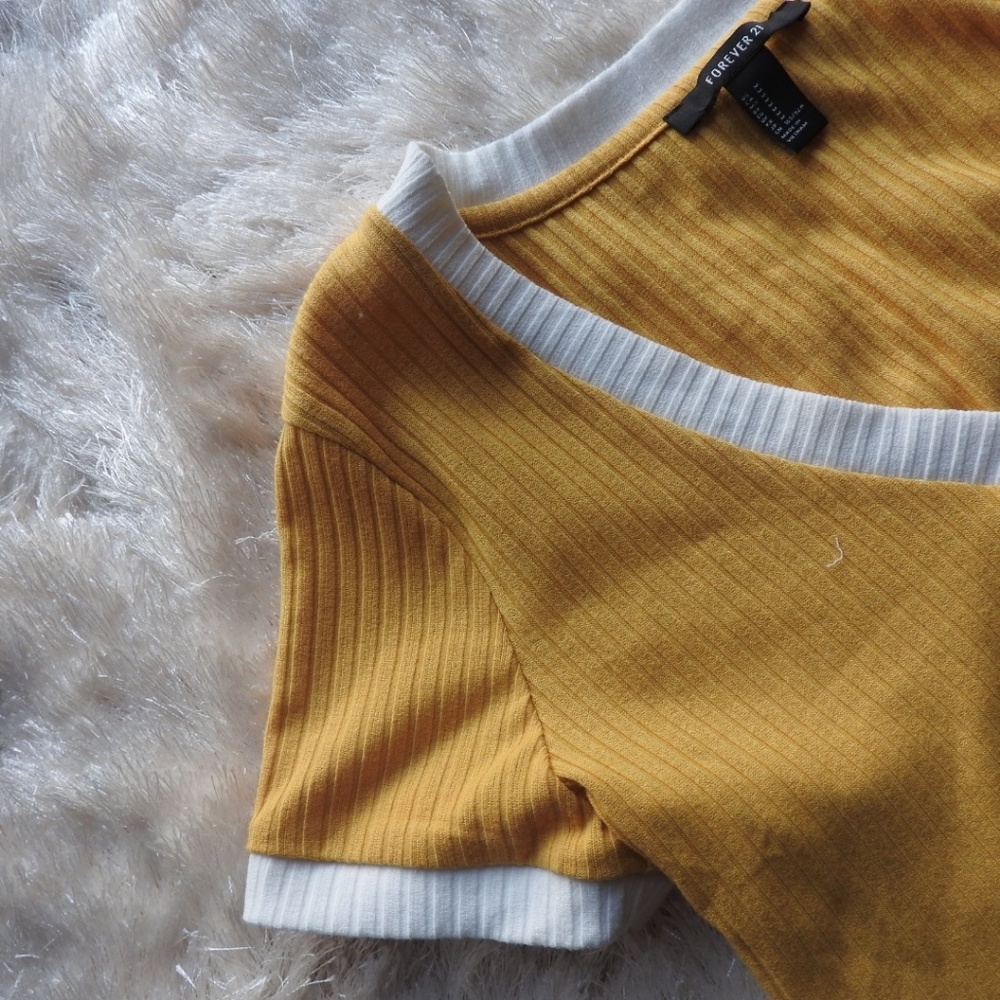 forever 21 white & yellow crop top shirt v neck - Picture 3 of 5